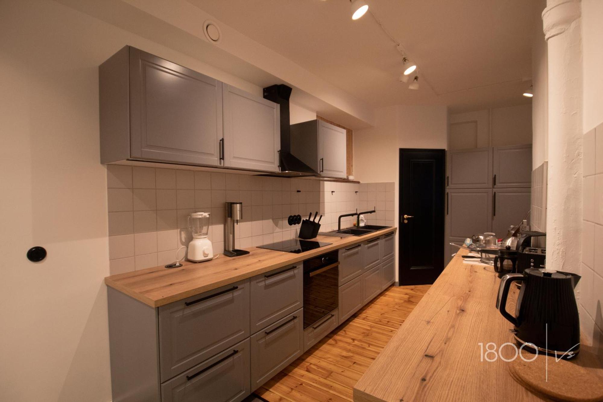1800 By Vince Stay - Private Rooms In Town Hall Square タルトゥ エクステリア 写真