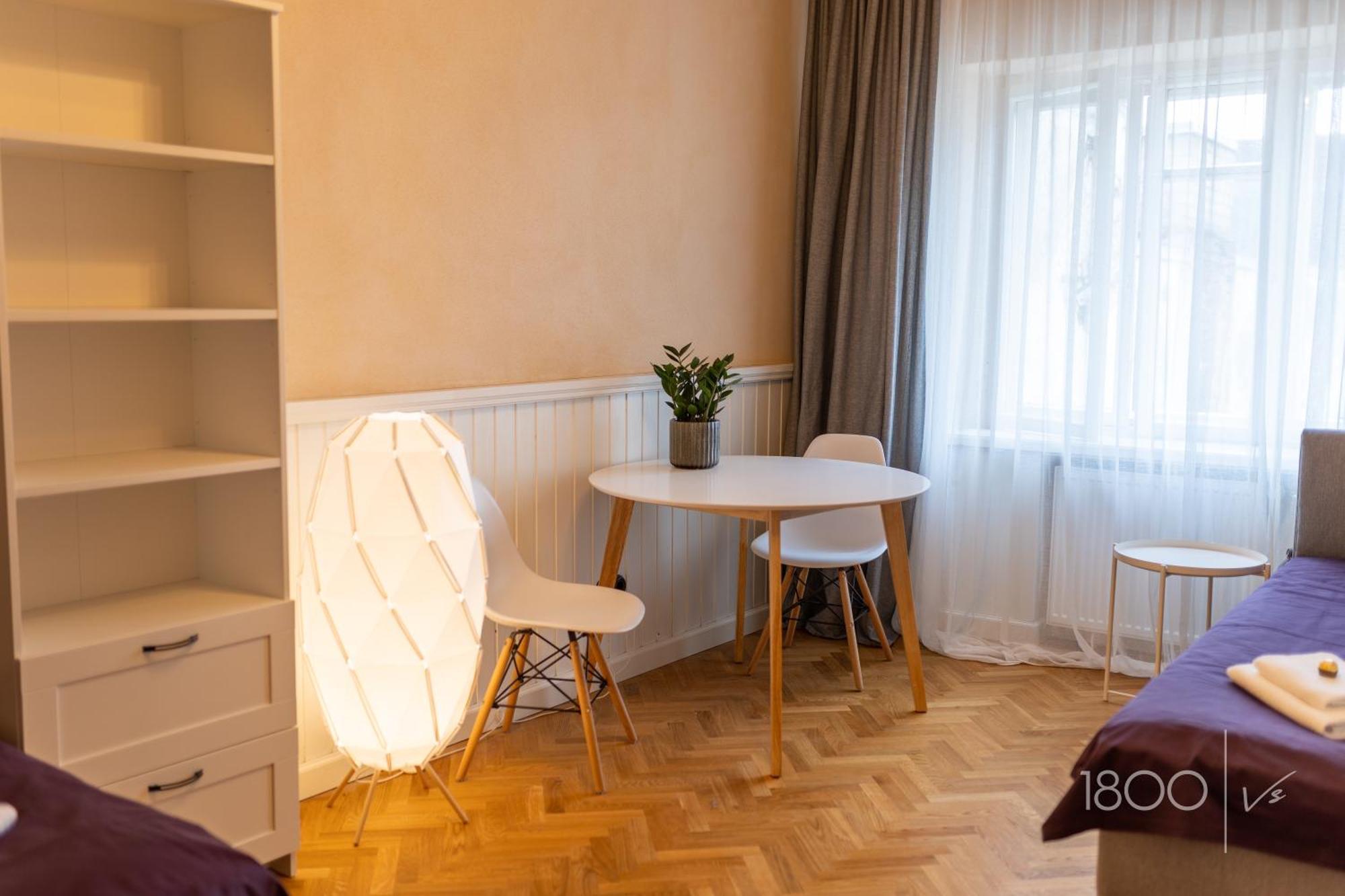 1800 By Vince Stay - Private Rooms In Town Hall Square タルトゥ エクステリア 写真