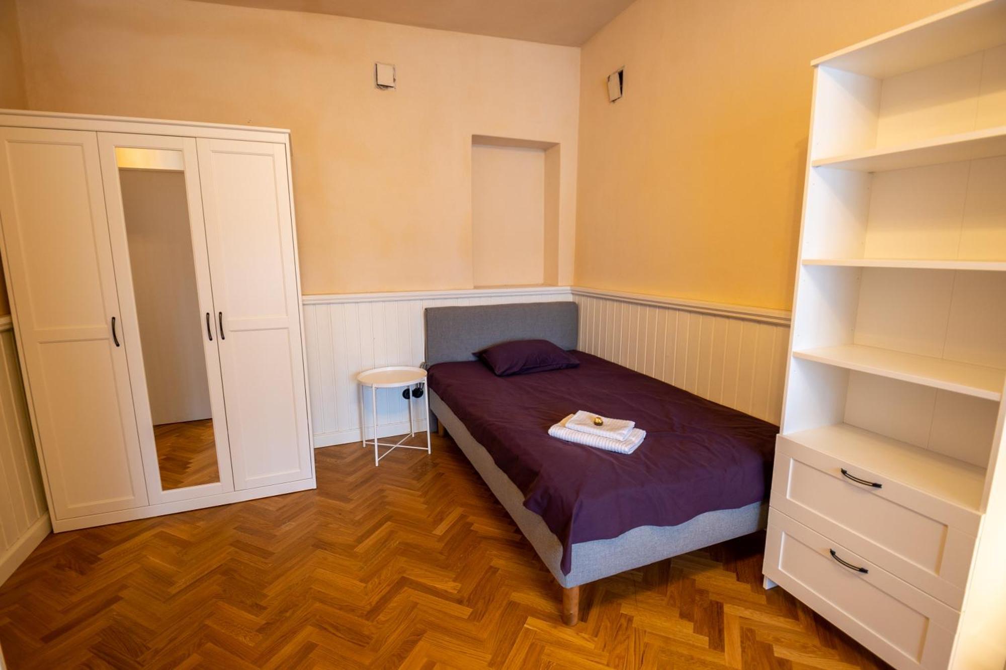 1800 By Vince Stay - Private Rooms In Town Hall Square タルトゥ エクステリア 写真